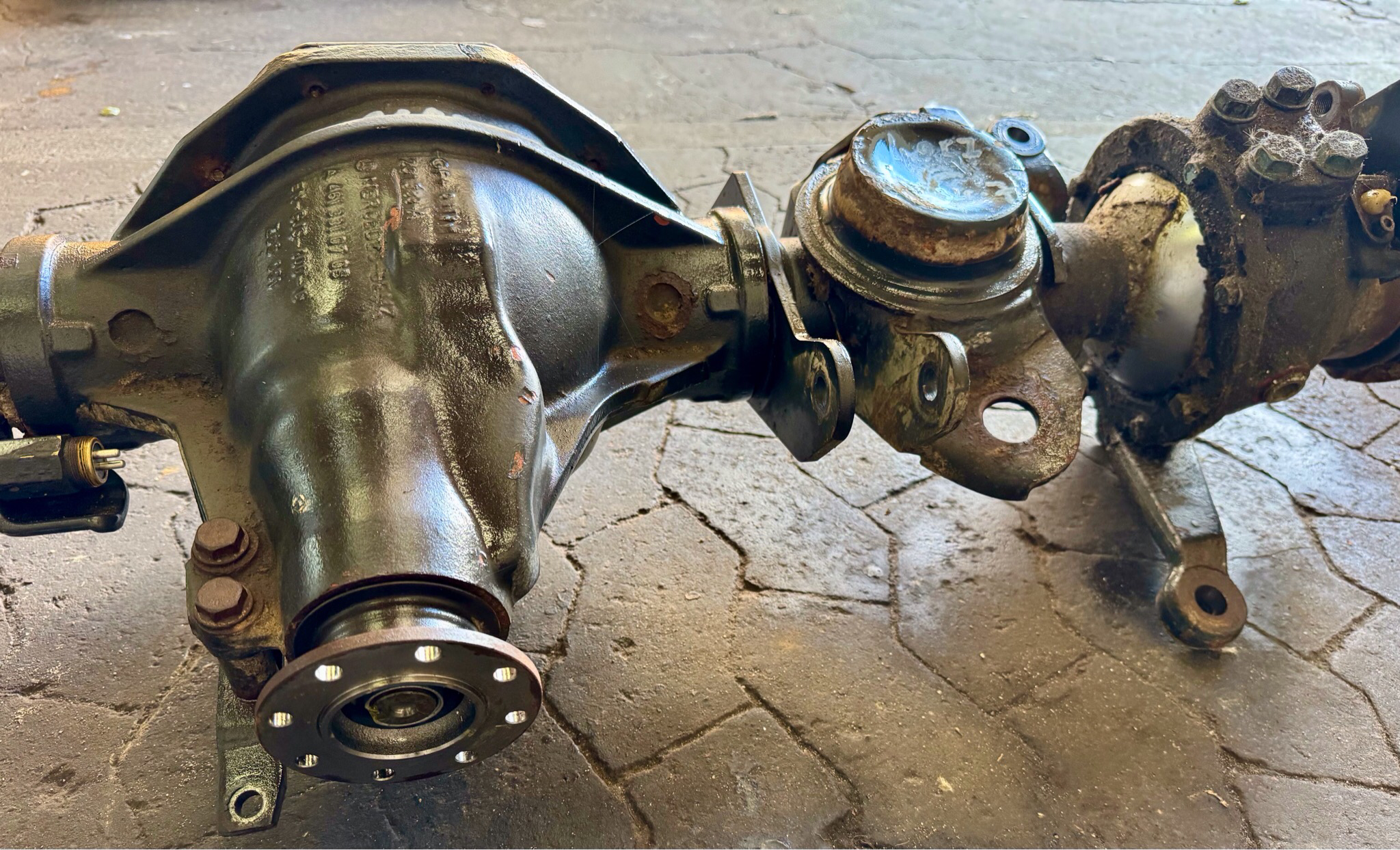 Schwerlastachse Bolzenachse Flaschenachse Mercedes G Klasse GE GD W461 W463 HA+V