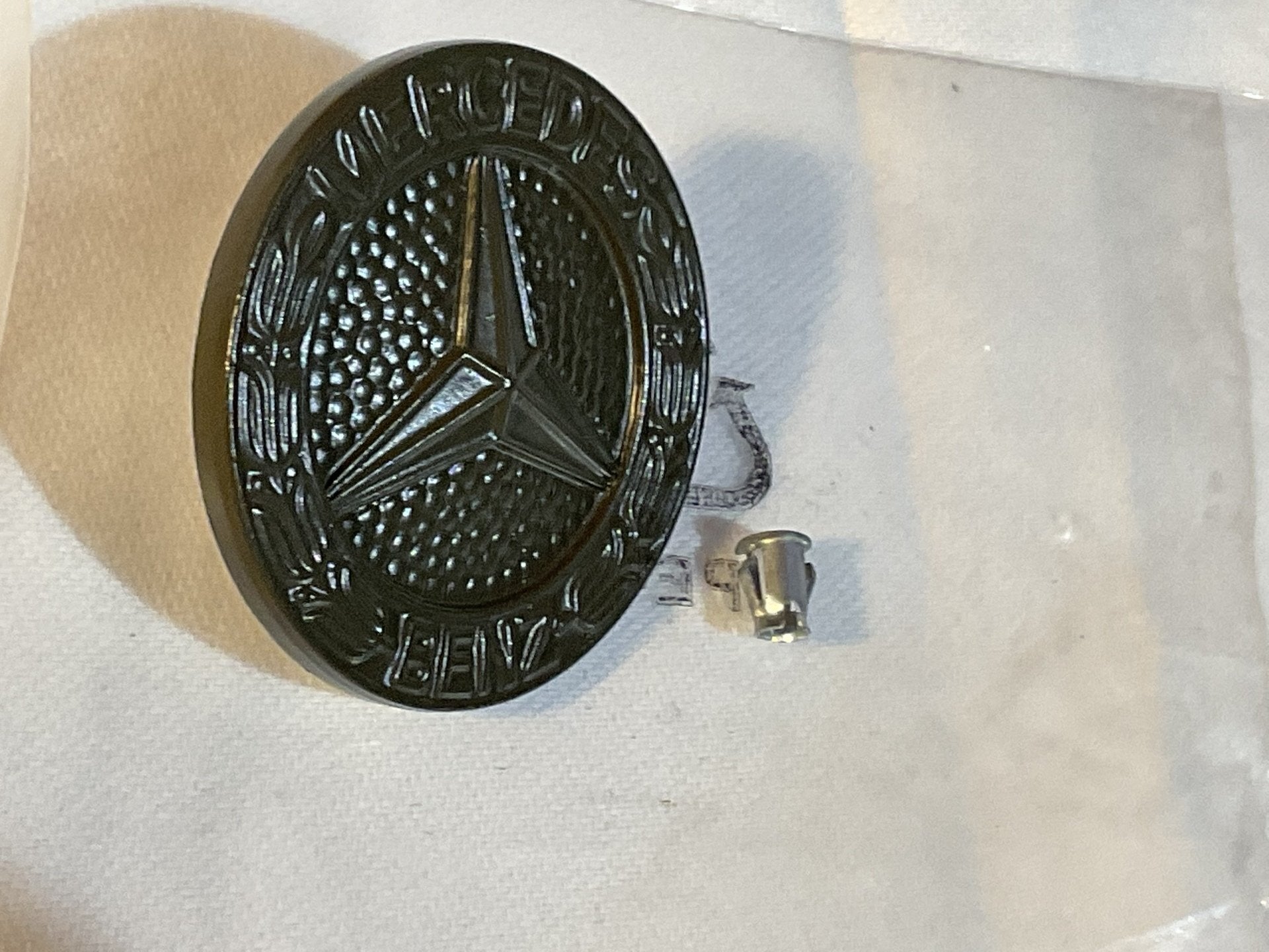 G Klasse Mercedes Motorhaubenemblem NATO Oliv Wolf