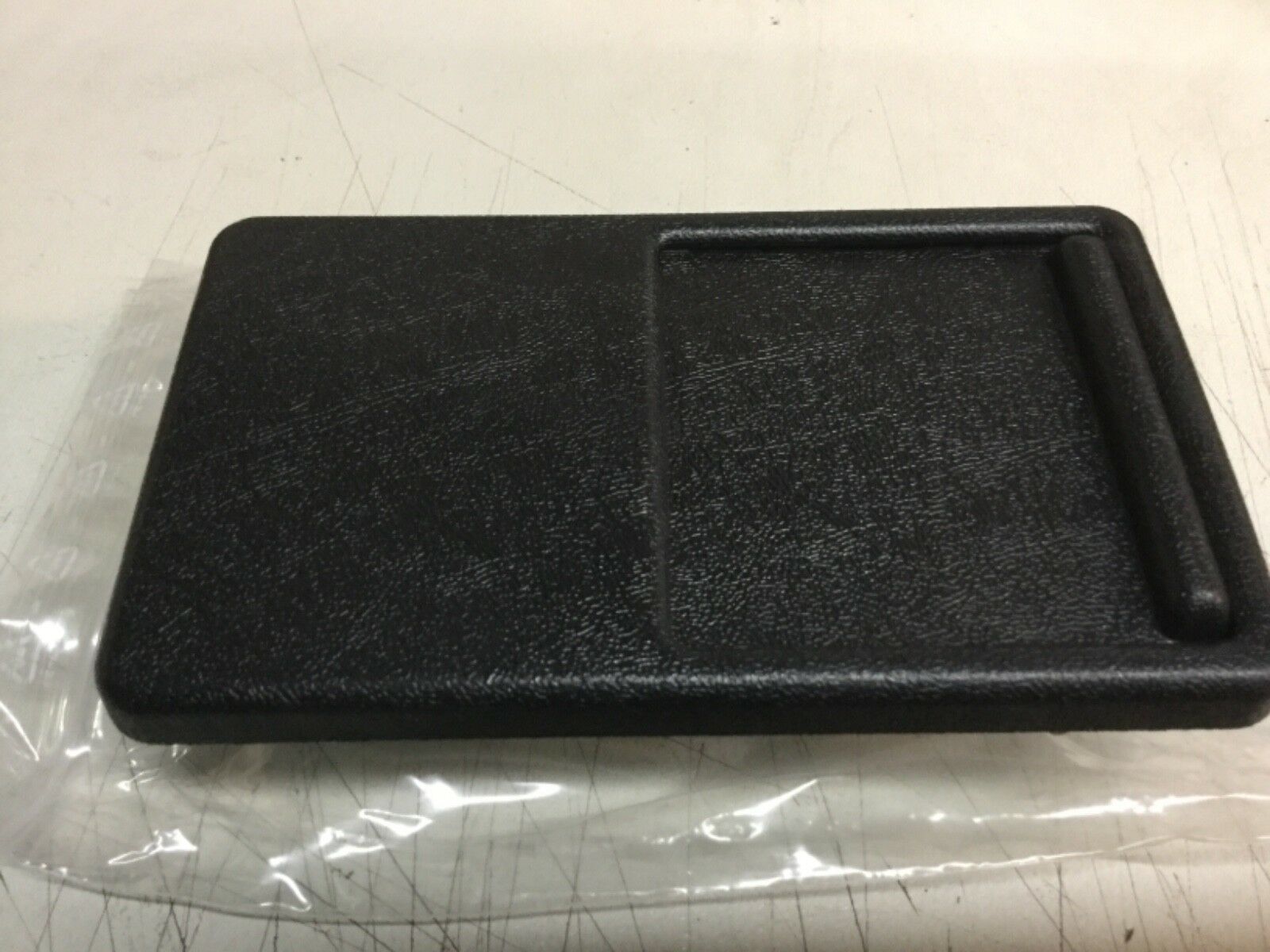 G Klasse MERCEDES GE GD ASCHENBECHER Black ASHTRAY W 463 BM 463 1989 -1995 Puch