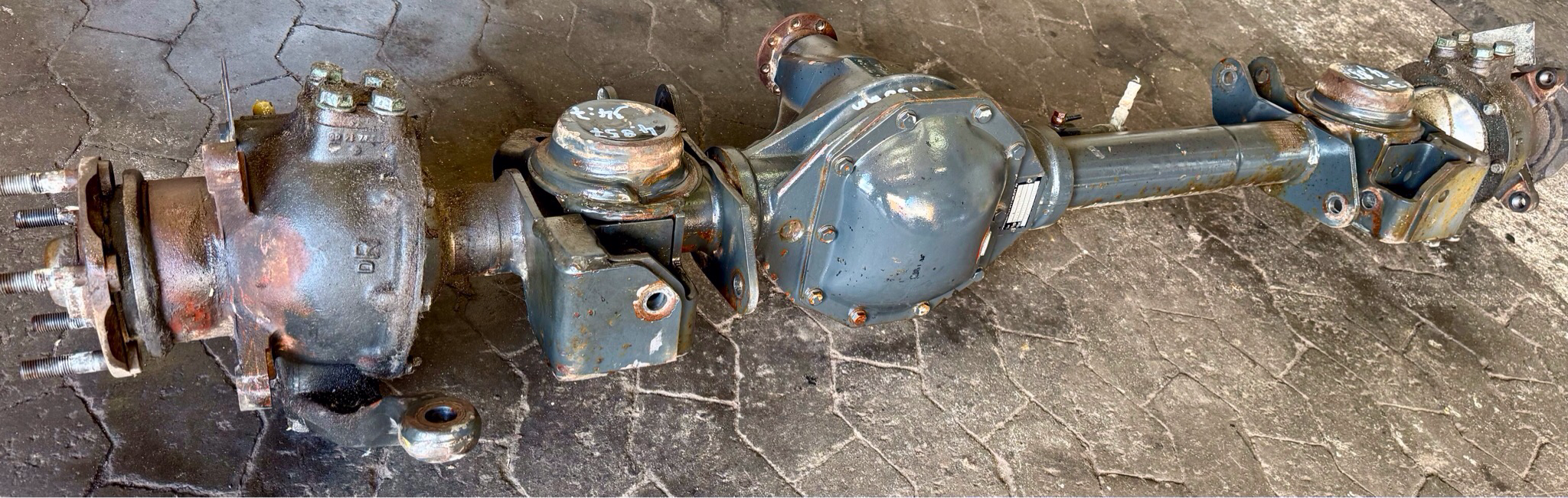 Schwerlastachse Bolzenachse Flaschenachse Mercedes G Klasse GE GD W461 W463 HA+V