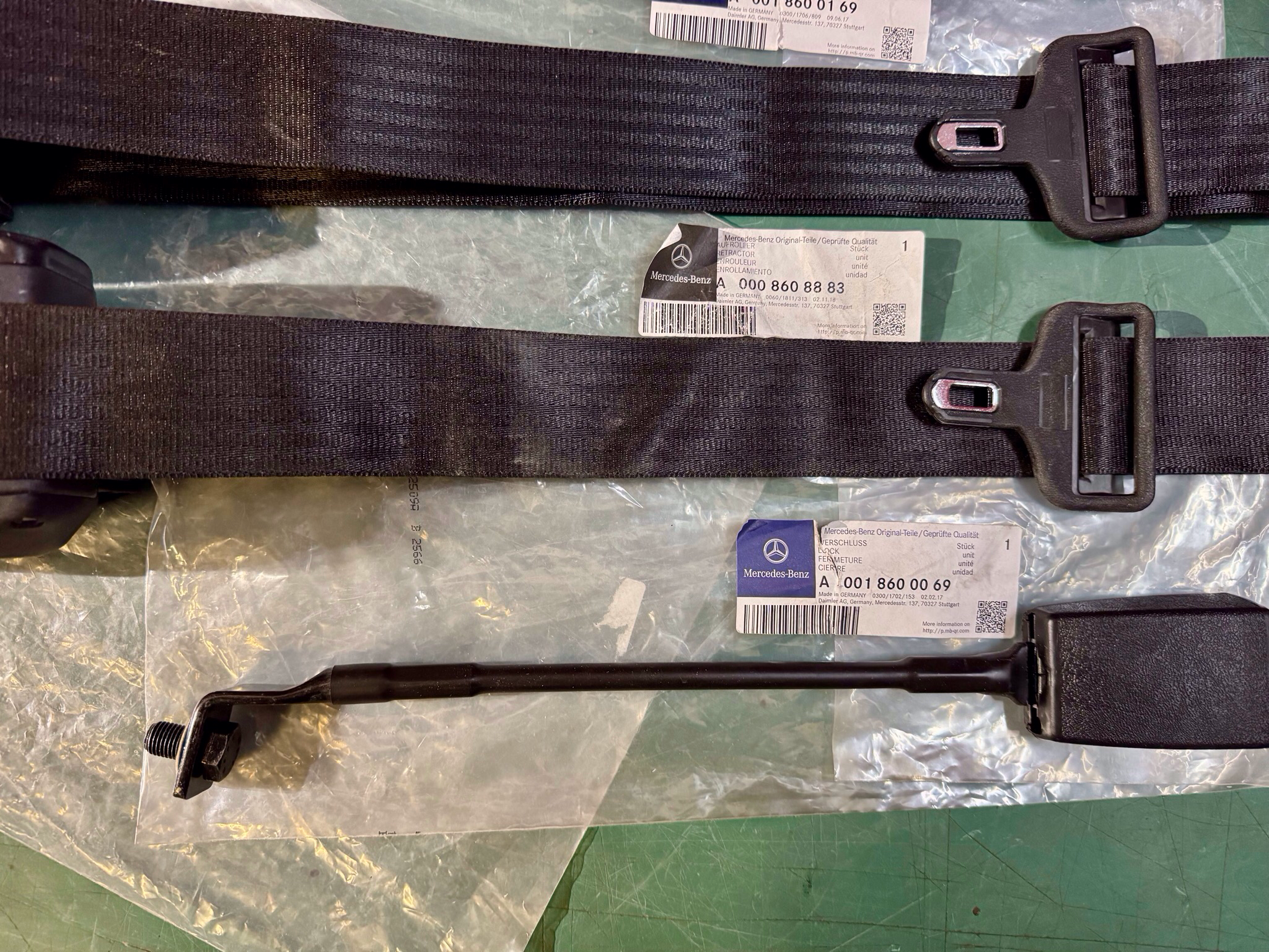 Mercedes G Klasse A0008608883 Sicherheitsgurt Aufroller Anschnallgurt Verschluss