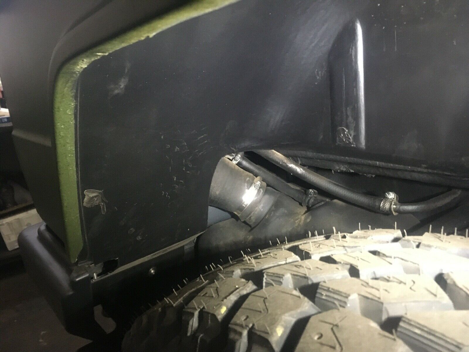 G-Klasse Inletts-Innenkotflügel-Radschalen-Radhausschalen-Mercedes G Klasse SCHM