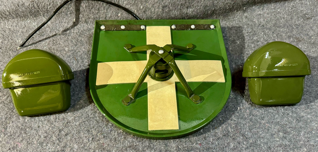 G Klasse Mercedes G Modell Wolf Bundeswehr Tarnscheinwerfer Leitkreuz  GD GE BM4
