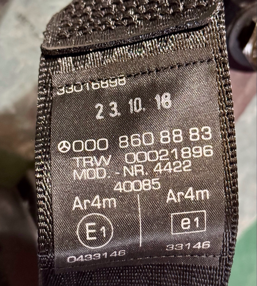 Mercedes G Klasse A0008608883 Sicherheitsgurt Aufroller Anschnallgurt Verschluss