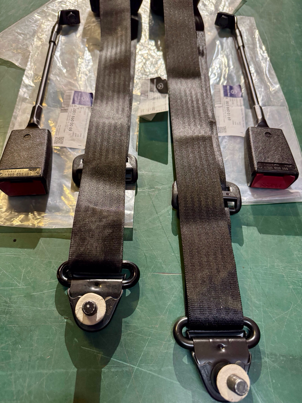 Mercedes G Klasse A0008608883 Sicherheitsgurt Aufroller Anschnallgurt Verschluss