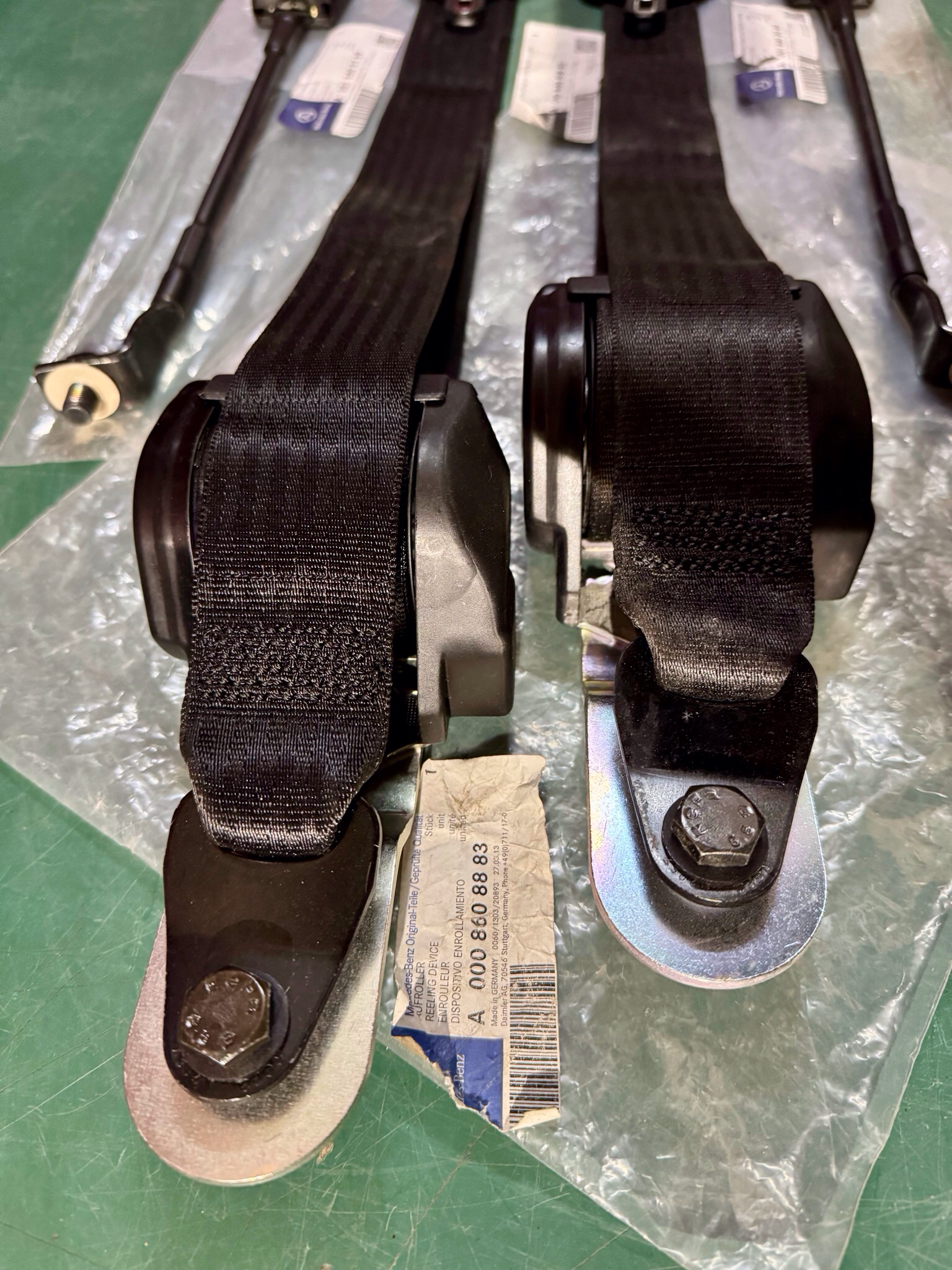 Mercedes G Klasse A0008608883 Sicherheitsgurt Aufroller Anschnallgurt Verschluss