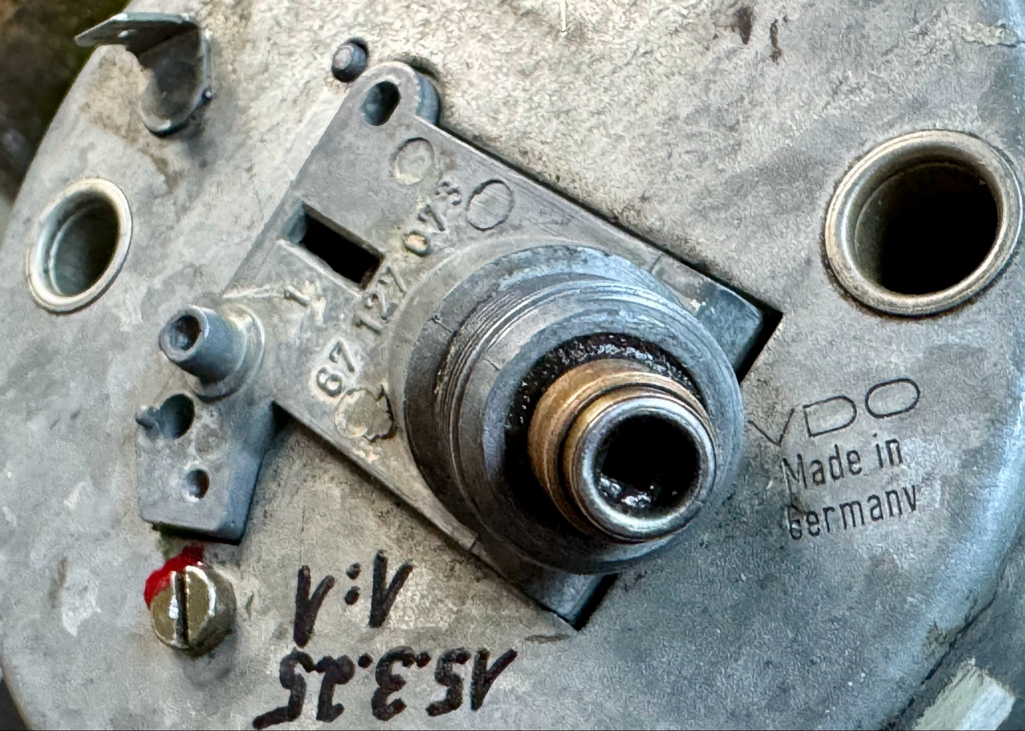 G Klasse MERCEDES Benz GE GD TACHOMETER TACHO W460  A011 542 03 06 WOLF