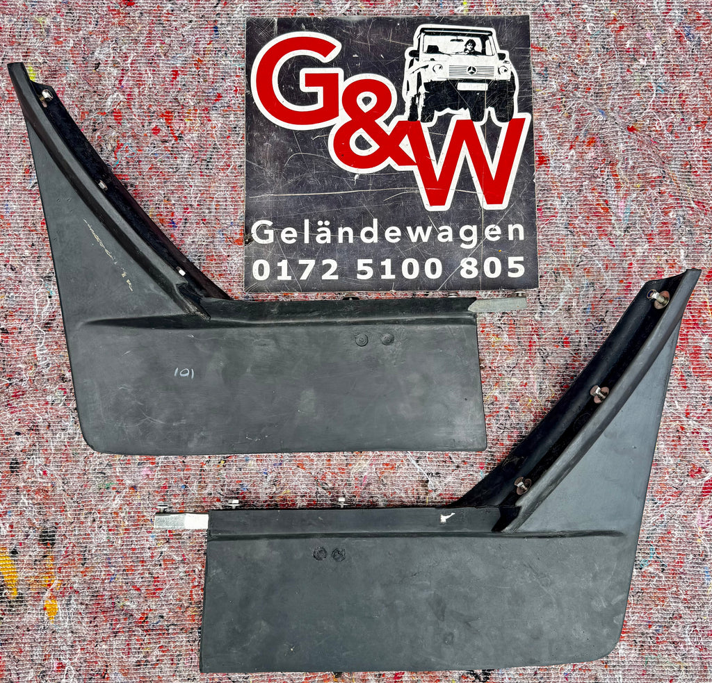 Mercedes G Klasse Gummi Kotschürze R+L Neu W460 A4608800208 A4608800408 Gummiert Geschäumt  230G 240GD 300GD 280GE