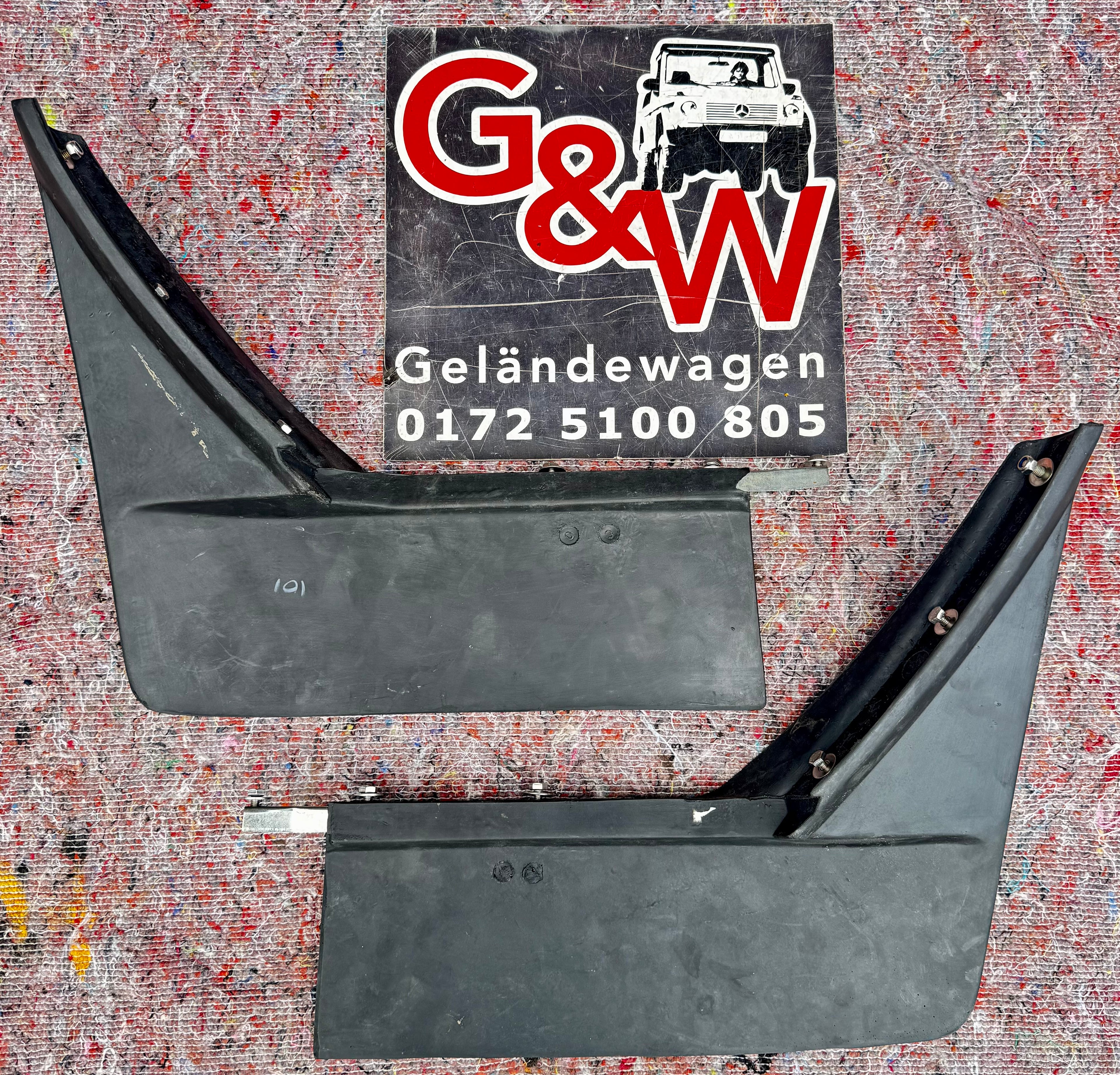 Mercedes G Klasse Gummi Kotschürze R+L Neu W460 A4608800208 A4608800408 Gummiert Geschäumt  230G 240GD 300GD 280GE