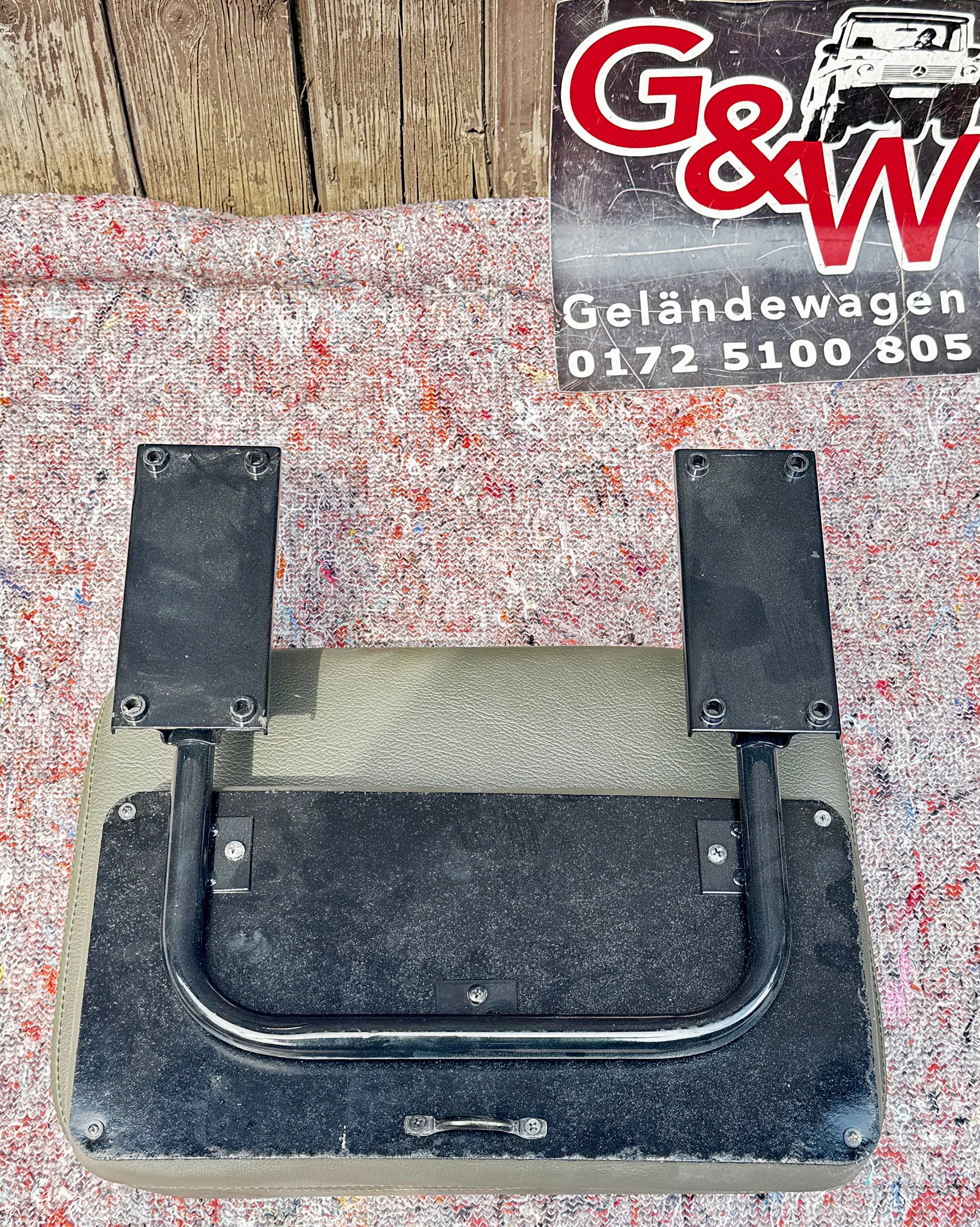 Mercedes G-Klasse Einzelsitz  Sitzbank Klappsitz 1x Notsitz 3. Sitzreihe Hinten BM461 Wolf W460 Neu A4609302371 Kurzer Radstand geschlossen Cabrio offen Langer Radstand