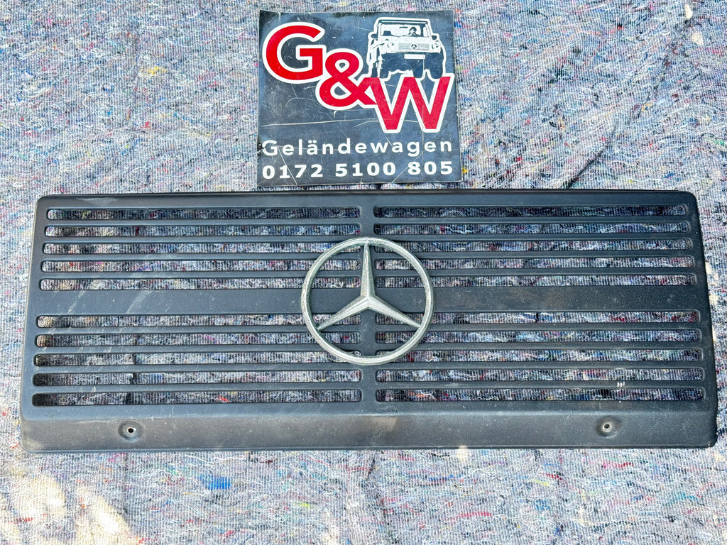 Mercedes G Klasse Kühlergrill A4618880715 W460 W461 Wolf Kühlerverkleidung Stahl Gebraucht