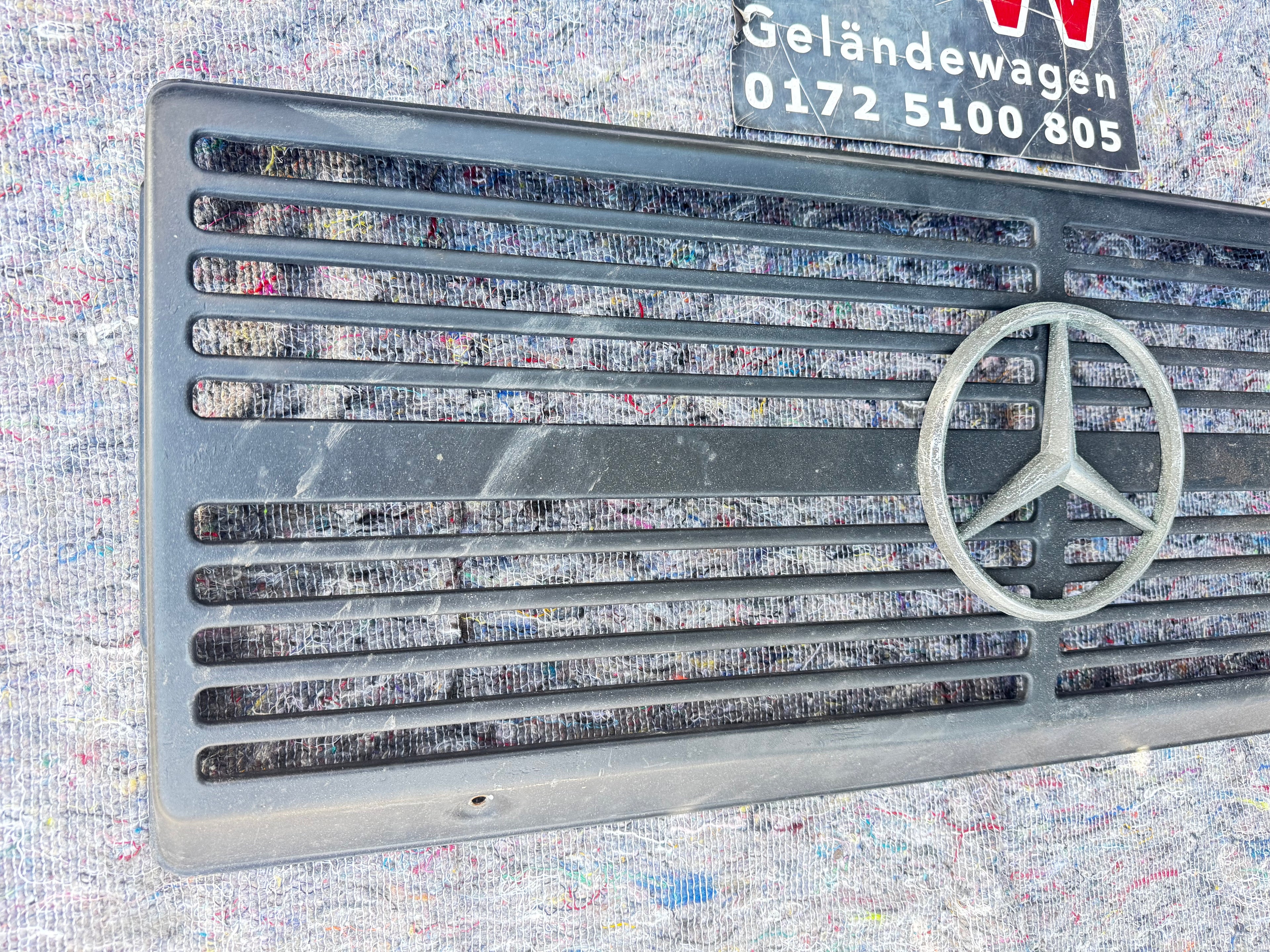 Mercedes G Klasse Kühlergrill A4618880715 W460 W461 Wolf Kühlerverkleidung Stahl Gebraucht