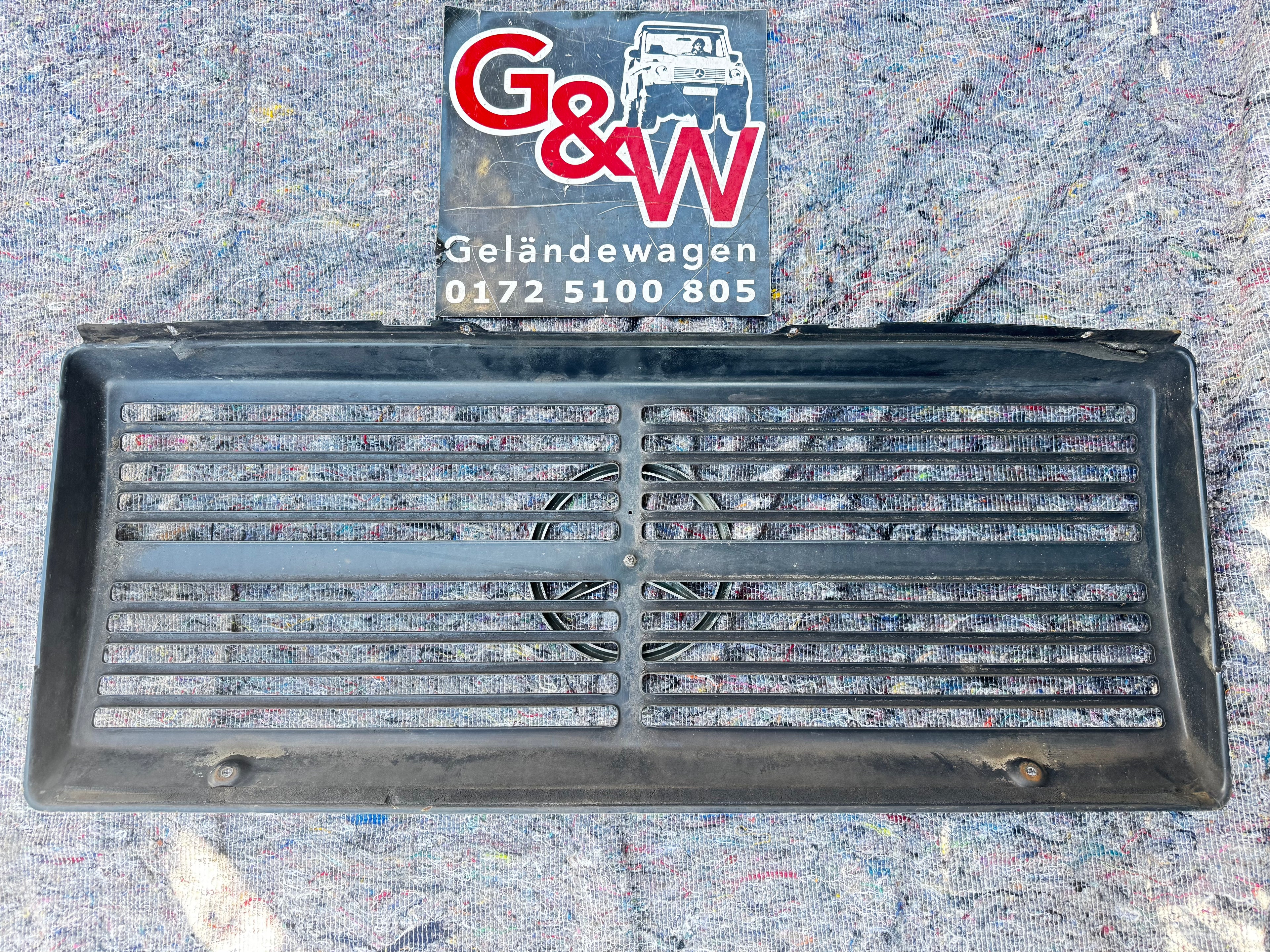 Mercedes G Klasse Kühlergrill A4618880715 W460 W461 Wolf Kühlerverkleidung Stahl Gebraucht